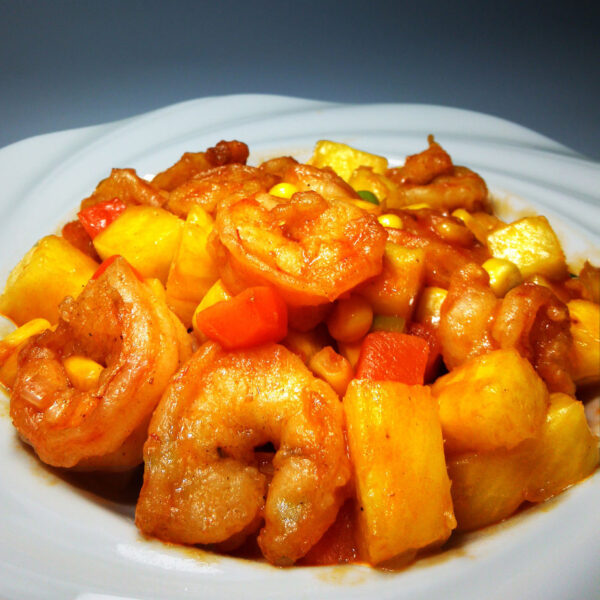 Sauteed shrimps with fresh pineapple and cashew nuts