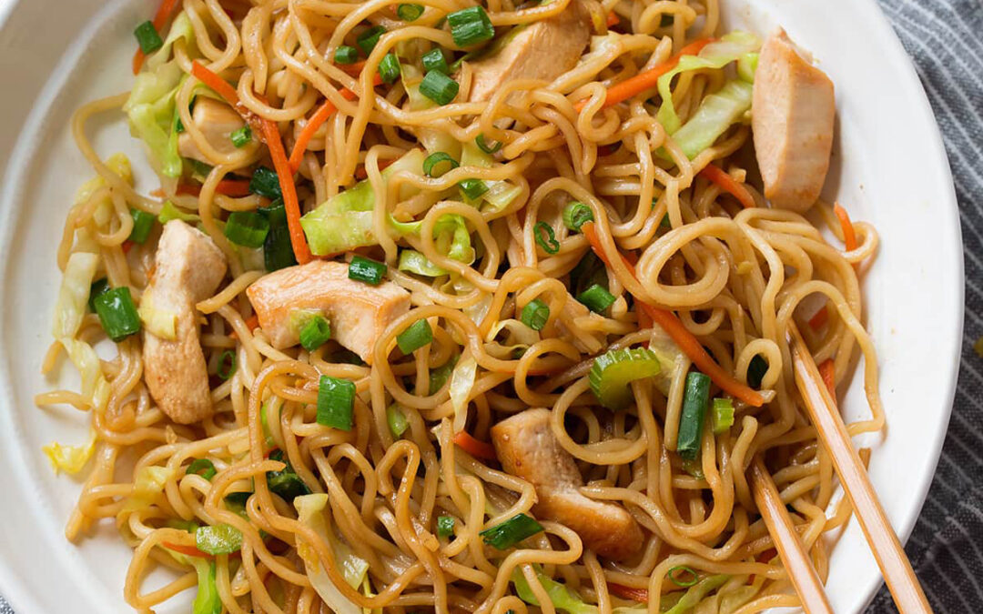 Fried noodles with chicken